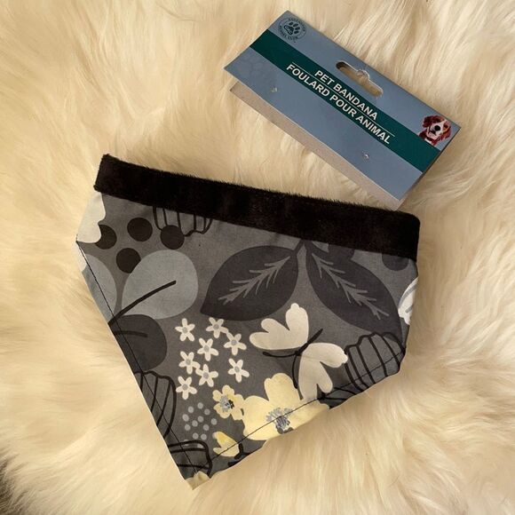 Pet Bandana - Picture 1 of 9
